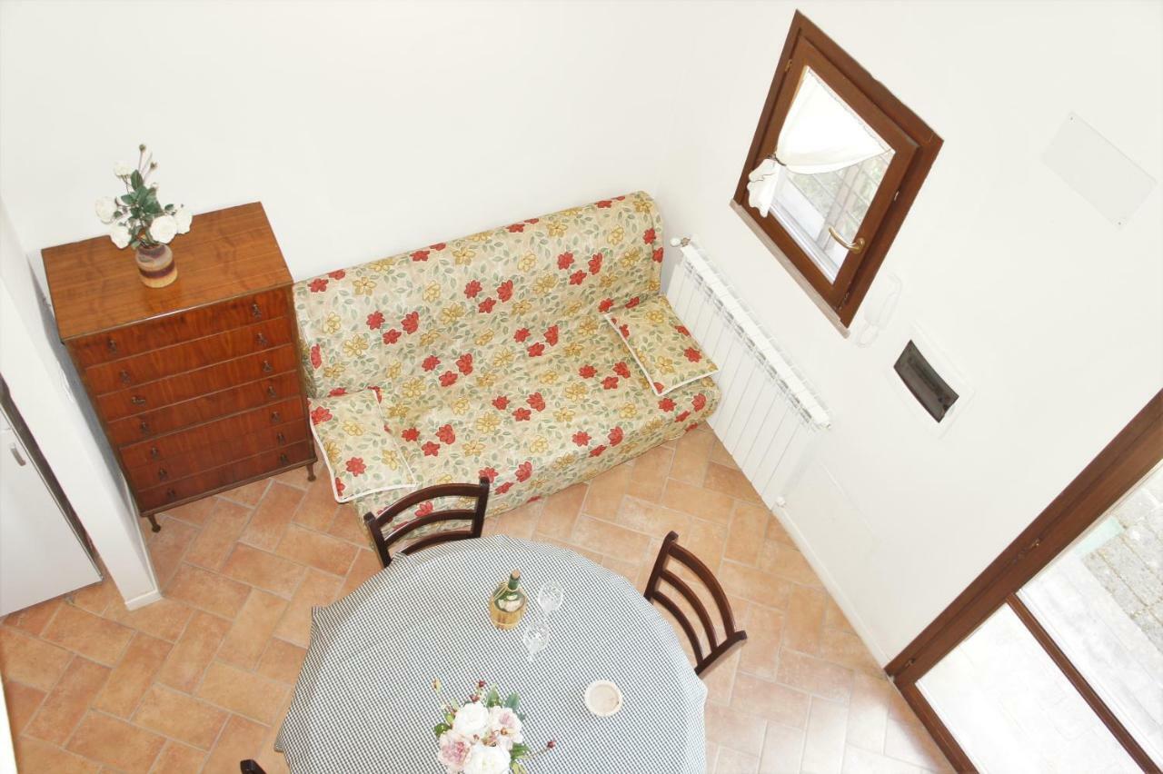 גאמבאסי Villa Borgo La Fungaia מראה חיצוני תמונה
