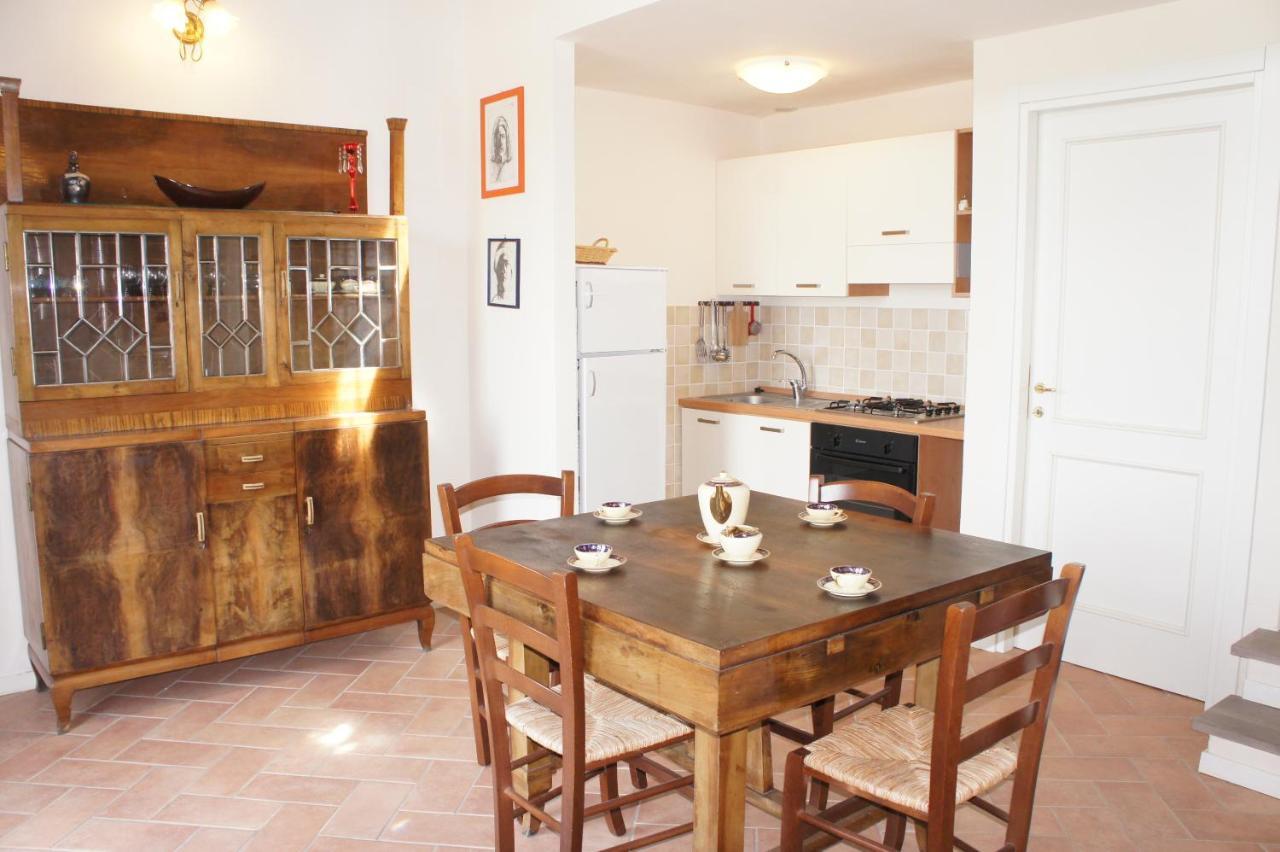 גאמבאסי Villa Borgo La Fungaia מראה חיצוני תמונה
